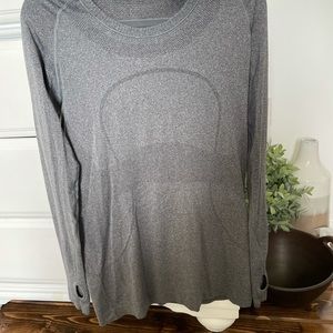Lululemon run swift top